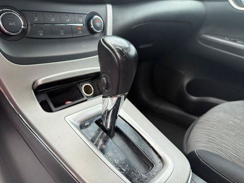 Used 2015 Nissan Sentra SV FWD image 25