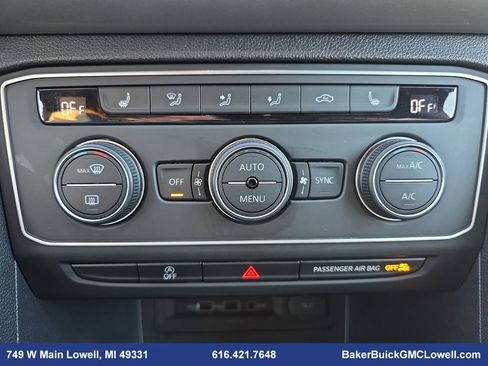 Used 2020 Volkswagen Atlas Cross Sport SE w/ Towing Package image 22