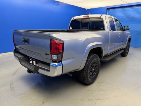 Used 2019 Toyota Tacoma SR5 AWD/4WD image 7
