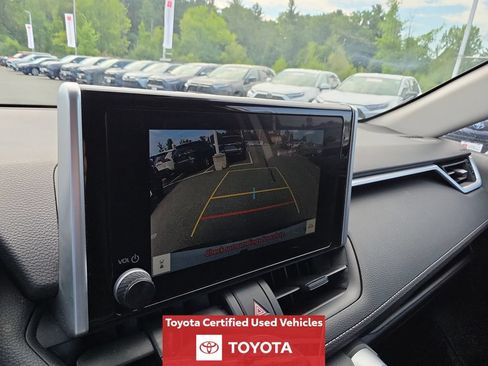 Certified 2023 Toyota RAV4 LE AWD/4WD image 19