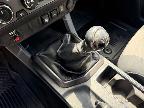 Certified 2020 Toyota Tacoma TRD Off-Road AWD/4WD image 23