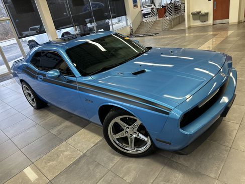 Used 2010 Dodge Challenger R/T image 10