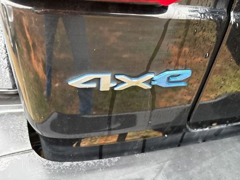 Used 2021 Jeep Wrangler Unlimited Sahara w/ Cold Weather Group image 8