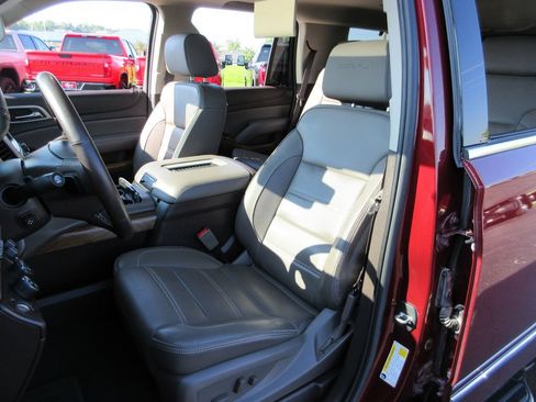 Certified 2020 GMC Yukon Denali w/ Open Road Package AWD/4WD image 24