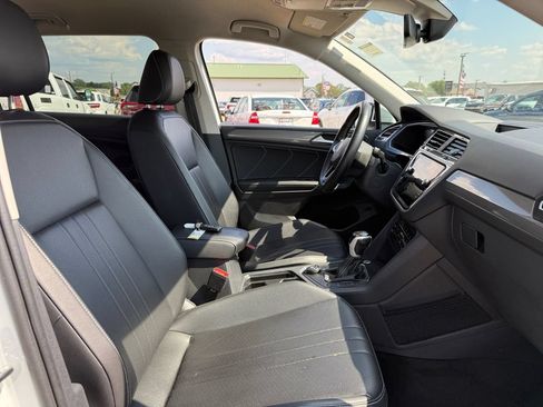 Used 2024 Volkswagen Tiguan SE AWD/4WD image 43
