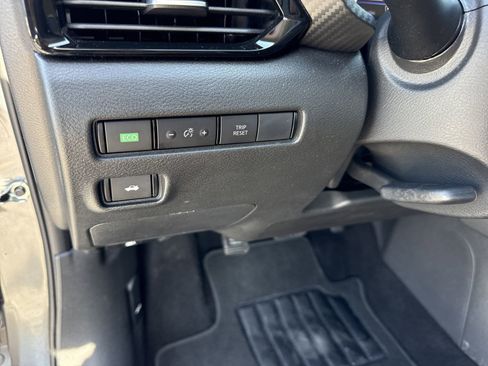 Used 2025 Nissan Sentra SV image 16