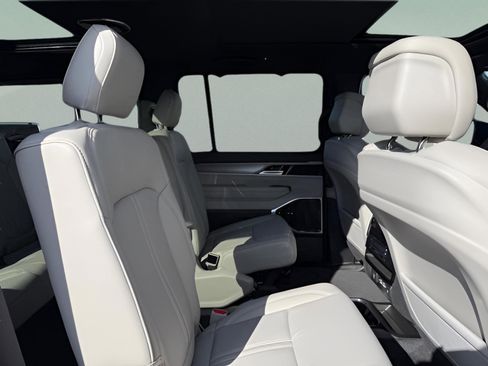 New 2026 Jeep Grand Wagoneer Limited AWD/4WD image 10