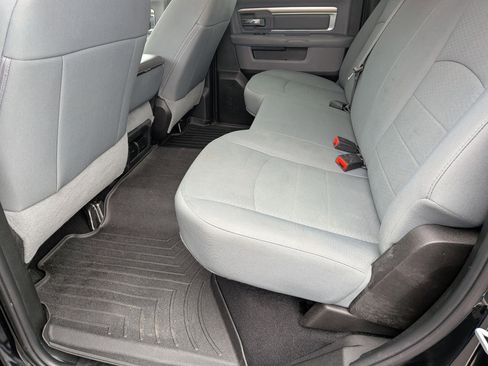 Used 2020 RAM 1500 Classic SLT image 25