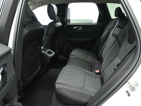 Used 2023 Volvo XC60 B5 Core image 14