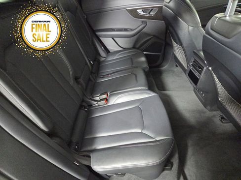 Used 2024 Audi Q8 Prestige w/ Prestige Package image 19