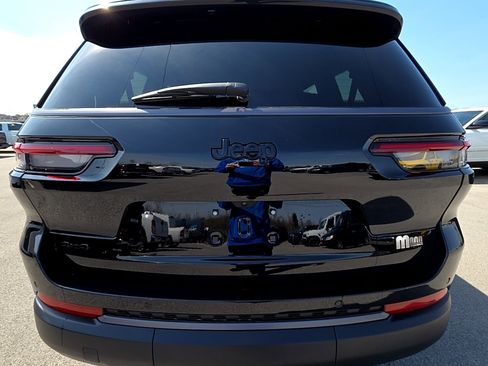 New 2026 Jeep Grand Cherokee L L LAREDO ALTITUDE 4X4 image 6