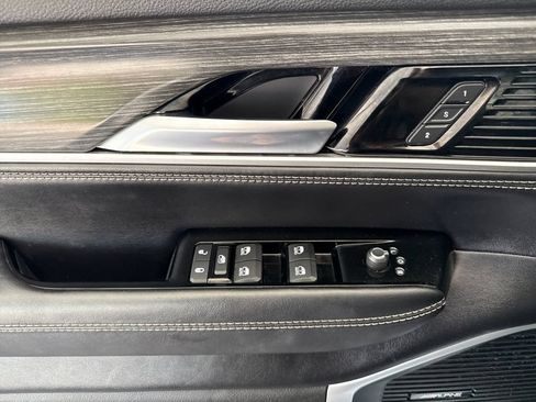 Used 2024 Jeep Wagoneer Series II w/ Flexible Seating Group RWD image 10