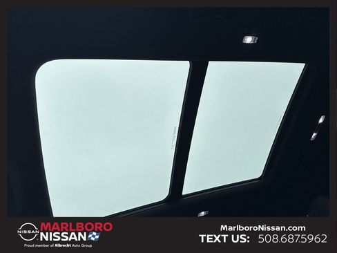 Used 2024 Chevrolet Traverse RS image 35