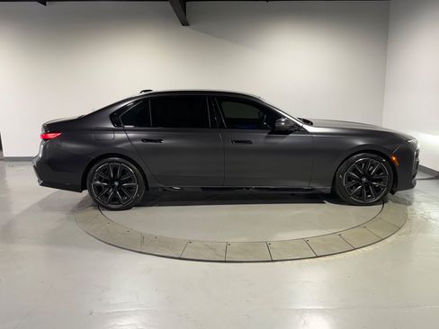 Used 2023 BMW 740i w/ Parking Assistance Package RWD image 8