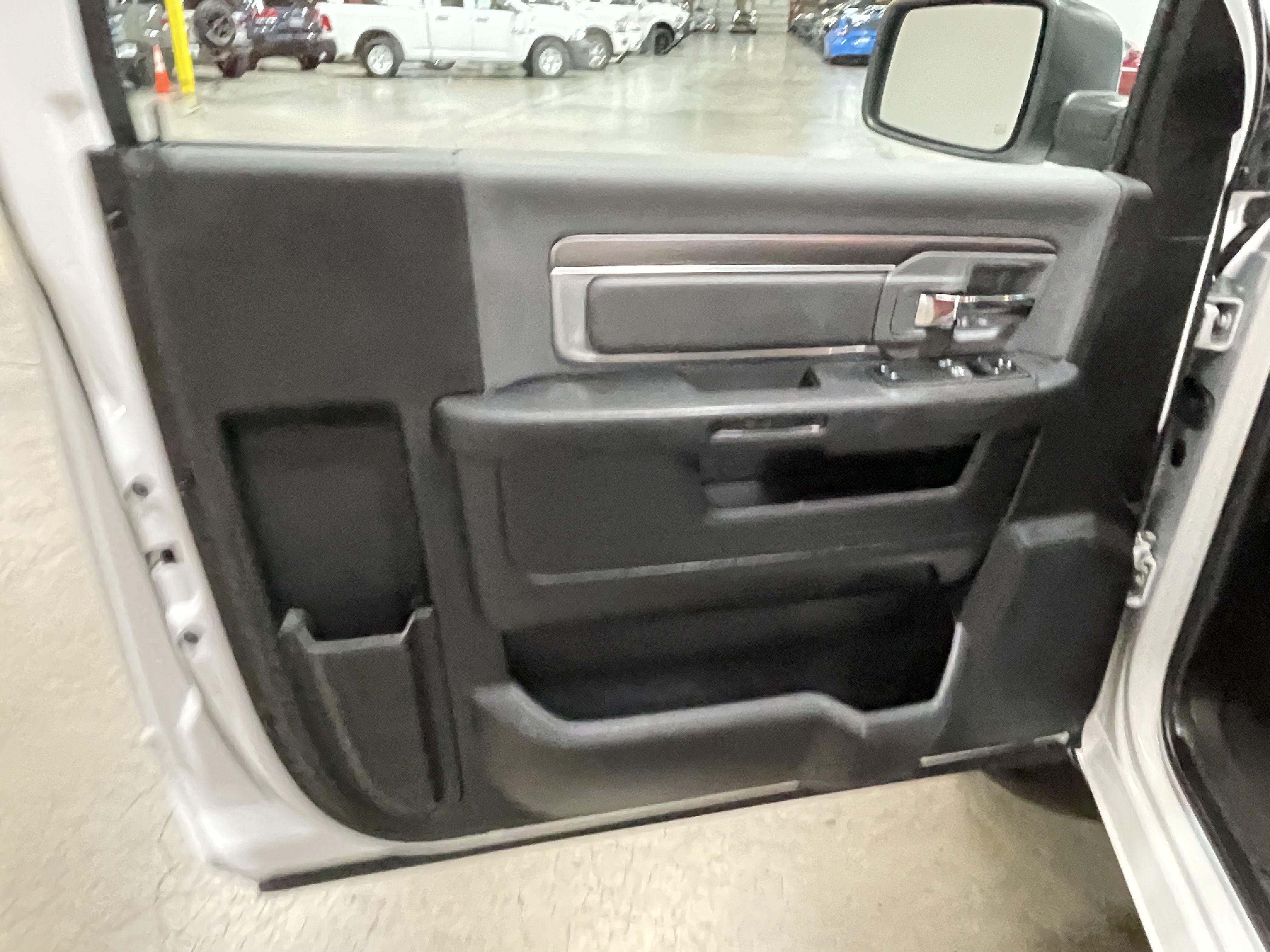 Certified 2022 RAM 1500 Classic SLT AWD/4WD image 13