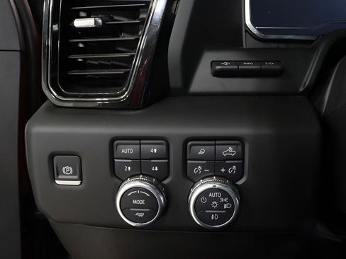 Used 2025 GMC Sierra 2500 AT4X AWD/4WD image 20