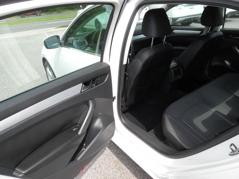 Used 2013 Volkswagen Passat 2.5 SE FWD image 17