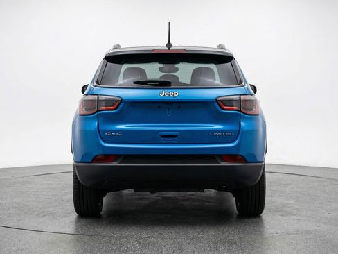 Used 2025 Jeep Compass Limited image 7