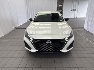 Used 2023 Nissan Altima 2.5 SR video 2