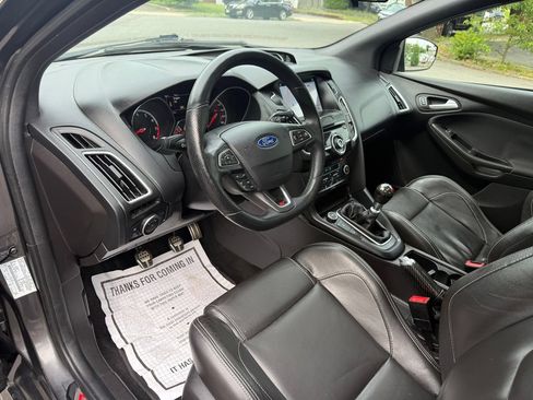 Used 2017 Ford Focus ST w/ Equipment Group 402A FWD image 14