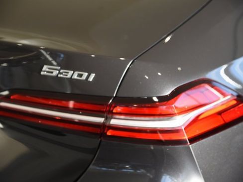 Certified 2024 BMW 530i xDrive w/ Premium Package image 10