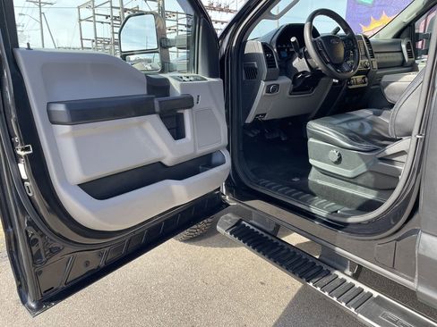 Used 2019 Ford F250 XL w/ STX Appearance Package image 14