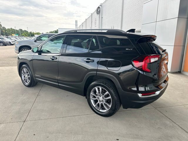 Used 2024 GMC Terrain SLT AWD/4WD image 13