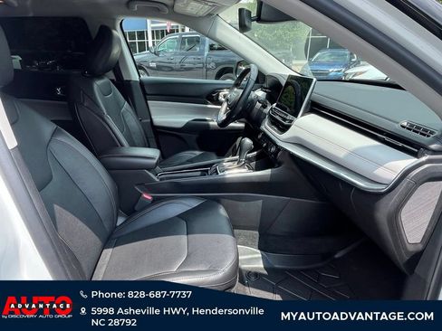 Used 2022 Jeep Compass Limited AWD/4WD image 26