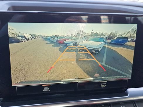 Used 2023 GMC Sierra 1500 SLE image 8