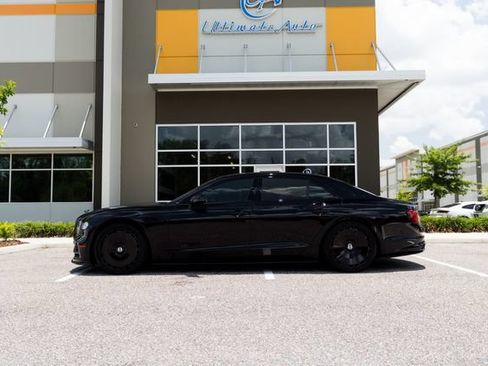 Used 2023 Bentley Flying Spur Azure AWD/4WD image 6