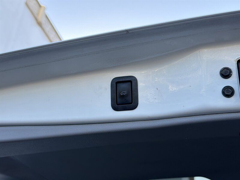 Used 2018 Toyota Highlander Plus FWD image 20