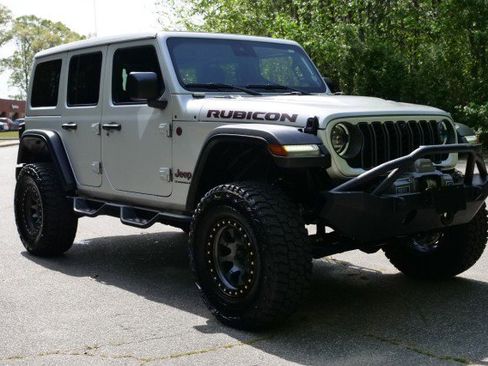 Used 2024 Jeep Wrangler Unlimited Rubicon w/ Technology Group image 4