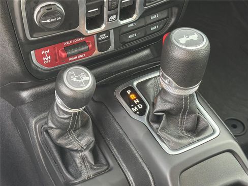 Used 2025 Jeep Wrangler Unlimited Sport S 4xe AWD/4WD image 30