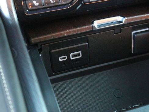 Used 2023 GMC Yukon XL Denali Ultimate image 24