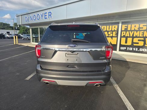 Used 2017 Ford Explorer XLT AWD/4WD image 5