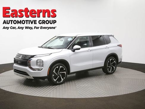 Used 2024 Mitsubishi Outlander SE image 57