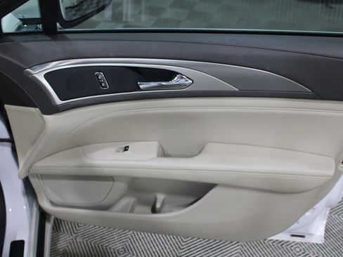 Used 2017 Lincoln MKZ Premiere image 24