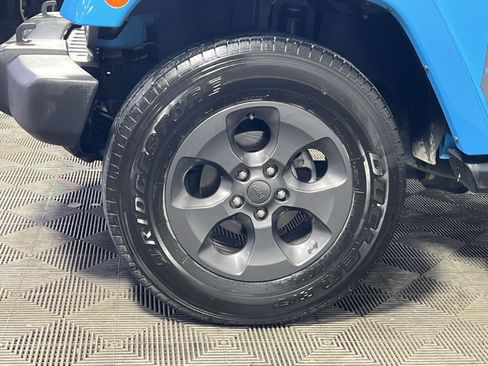 Used 2017 Jeep Wrangler Unlimited Sport image 12