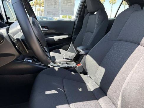 Used 2025 Toyota Corolla SE w/ SE Package FWD image 21