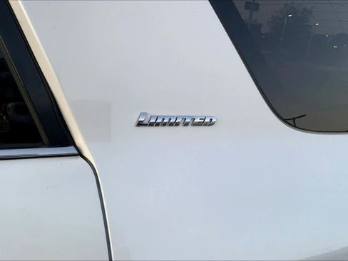 Used 2016 Toyota 4Runner Limited image 10