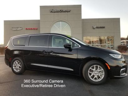 Certified 2024 Chrysler Pacifica Touring-L