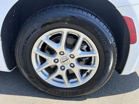 Used 2023 Chrysler Pacifica Touring-L FWD image 10