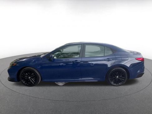 Used 2025 Toyota Camry SE FWD image 9