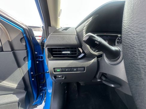 Used 2025 Nissan Sentra SV image 32