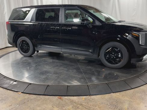 New 2026 Kia Carnival image 2