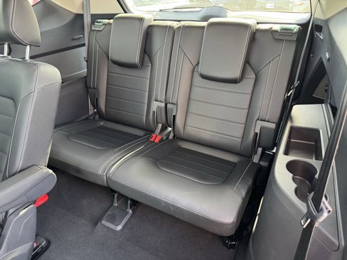 Used 2025 Volkswagen Atlas SEL image 38