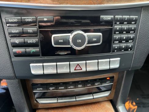 Used 2014 Mercedes-Benz E 350 Sedan image 30