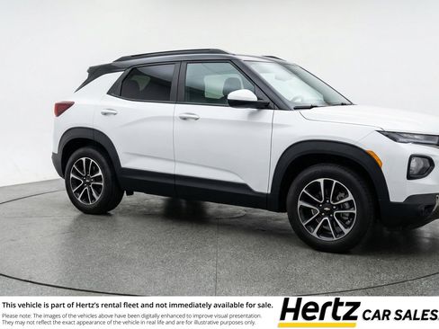 Used 2025 Chevrolet TrailBlazer LT image 1