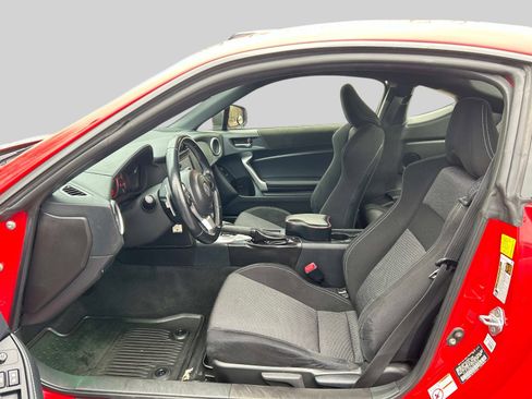 Used 2017 Toyota 86 Auto (Natl) RWD image 10