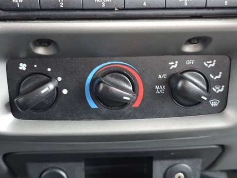 Used 2011 Ford Ranger XLT image 11